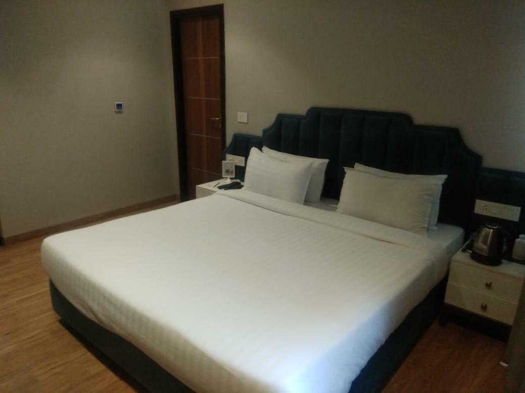 Hotel Accord Premier Raigarh Exterior foto